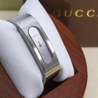 Gucci - ◆美品 稼働 GUCCI 腕時計 2400S レディース 外箱付 新品電池 x