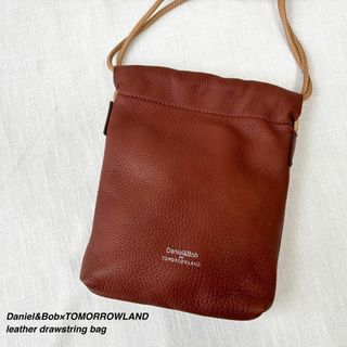 ダニエルアンドボブ(Daniel & Bob)の美品 ・トゥモロー別注 ダニエルアンドボブ ポーチショルダーバッグ 巾着 レザー(ショルダーバッグ)