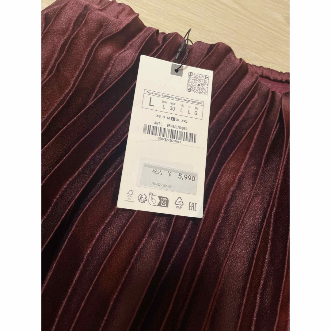 ZARA(ザラ)の新品未使用　ザラ　プリーツ サテン ミディスカート　ワインレッド　完売　タグ付き レディースのスカート(ロングスカート)の商品写真