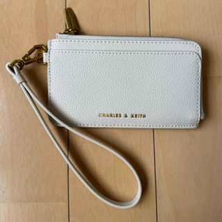 チャールズアンドキース(Charles and Keith)のマルチスロット ジップアラウンドカードホルダー(財布)