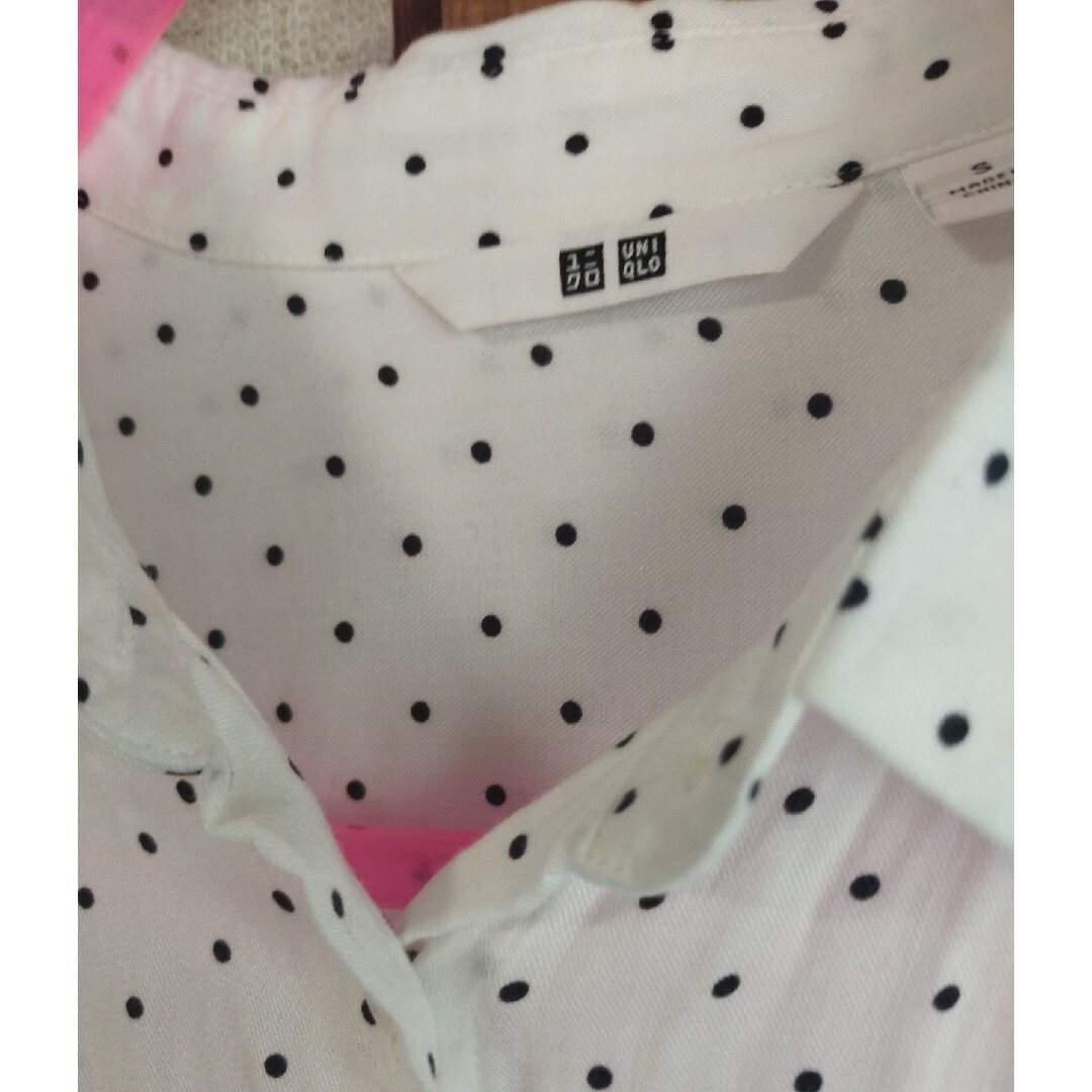 UNIQLO(ユニクロ)のユニクロ レーヨンドットシャツ レディースのトップス(シャツ/ブラウス(長袖/七分))の商品写真