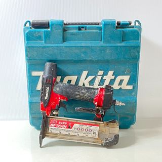 マキタ(Makita)のΦΦMAKITA マキタ エアツール 仕上釘打ち ケース付　 AF551H レッド(その他)