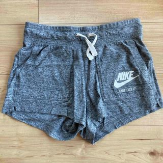 ナイキ(NIKE)のナイキ　レディースショートパンツ　S(ショートパンツ)