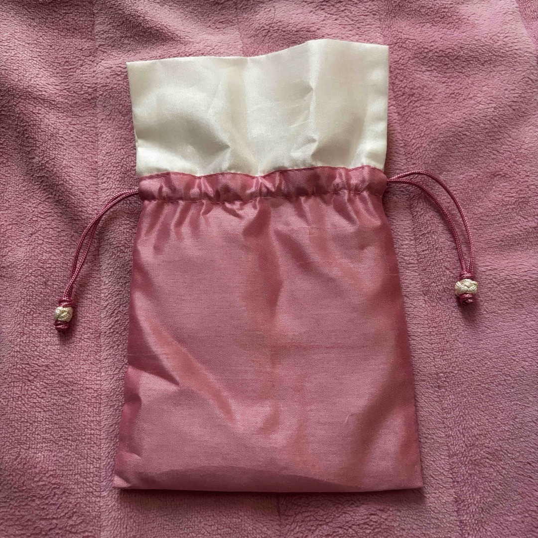 韓国　巾着袋 レディースのファッション小物(ポーチ)の商品写真