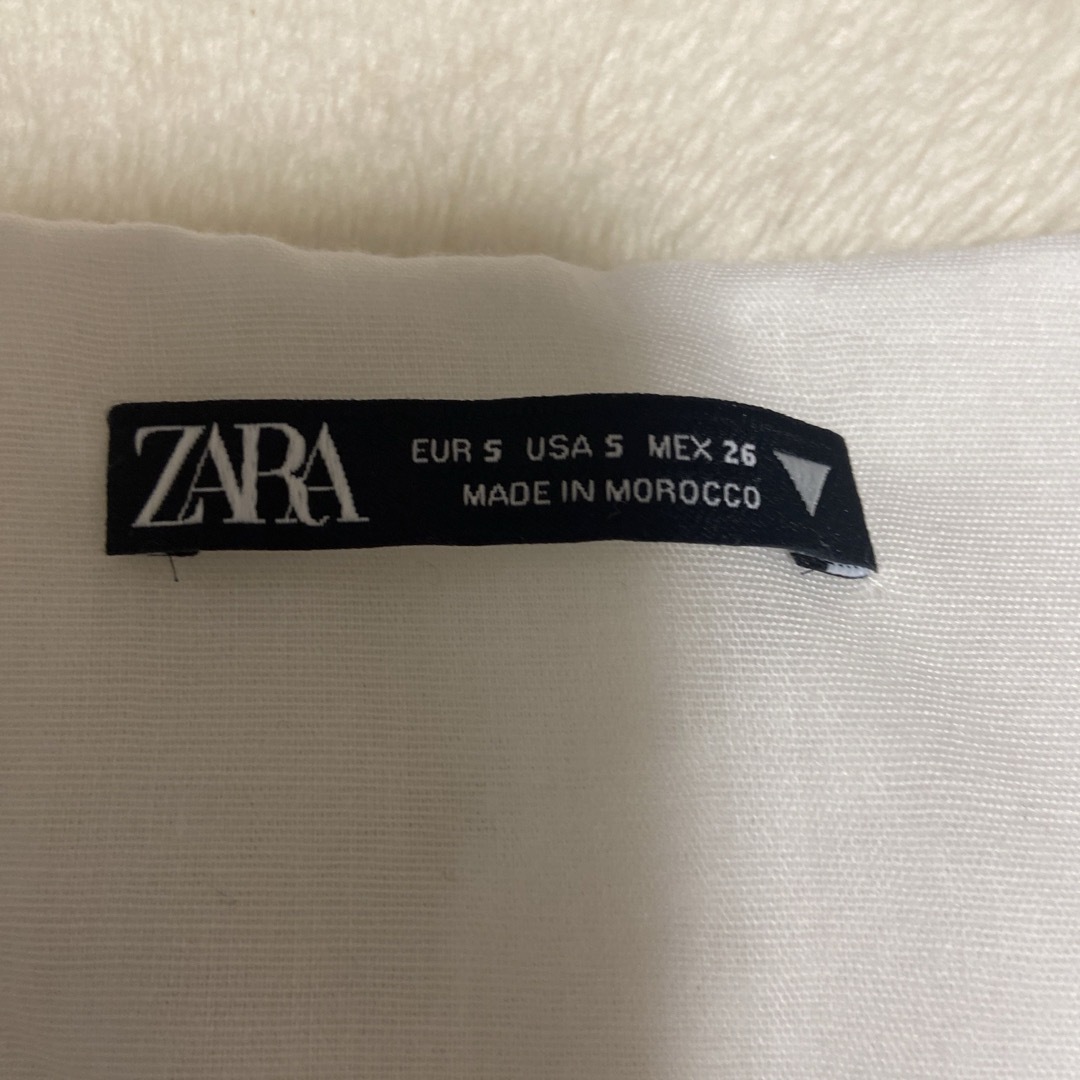ZARA(ザラ)のZARA ザラ　白　ワンピース　半袖ワンピース　ロングワンピース　Aライン レディースのワンピース(ロングワンピース/マキシワンピース)の商品写真