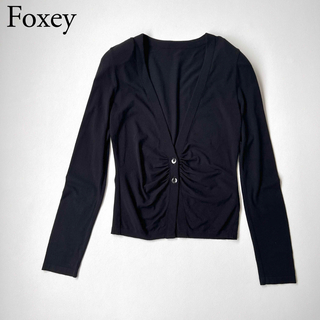 フォクシー(FOXEY)の美品　Foxey フォクシー　ニットカーディガン　ブラック(カーディガン)