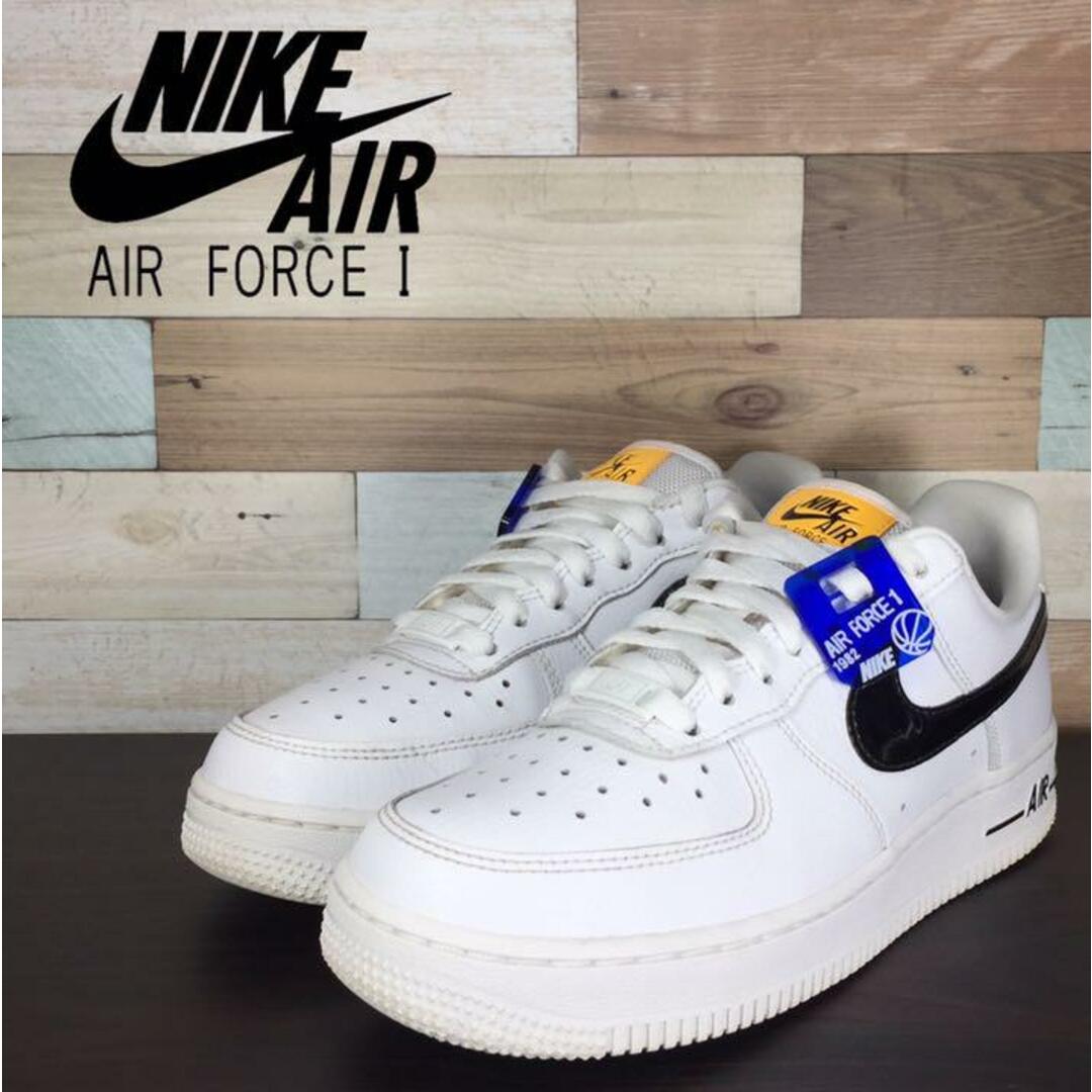 NIKE(ナイキ)のNIKE AIR FORCE 1 '07 SE 24cm レディースの靴/シューズ(スニーカー)の商品写真