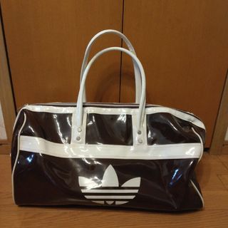 最終値下げ。adidas originals エナメルボストンバッグ(ボストンバッグ)