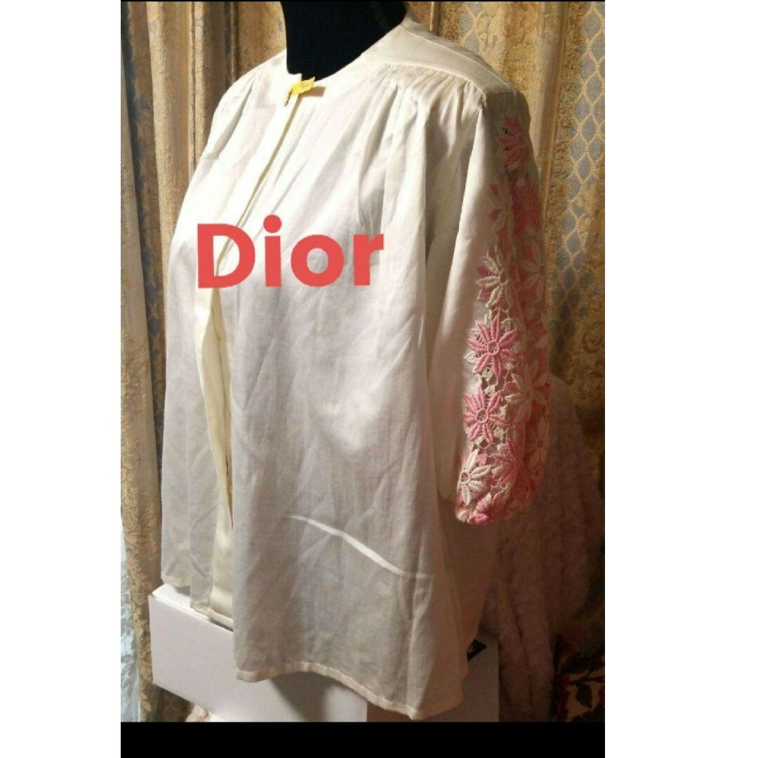 Christian Dior(クリスチャンディオール)のChristian Diorのレースの美しいブラウスです レディースのトップス(シャツ/ブラウス(長袖/七分))の商品写真