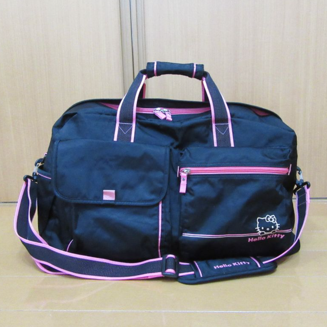 ハローキティ☆ボストンバッグ☆黒×ピンク レディースのバッグ(ボストンバッグ)の商品写真