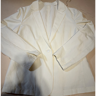 ユニクロ(UNIQLO)のユニクロ　綿ホワイトジャケット(テーラードジャケット)
