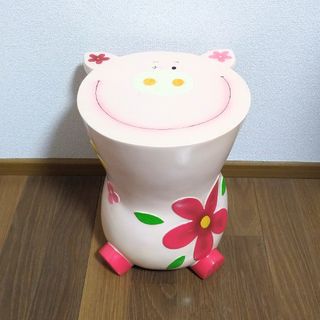 【送料込み】子ぶたちゃん　スツール　花台　椅子　バッグ置台　シュースツール　玄関(スツール)