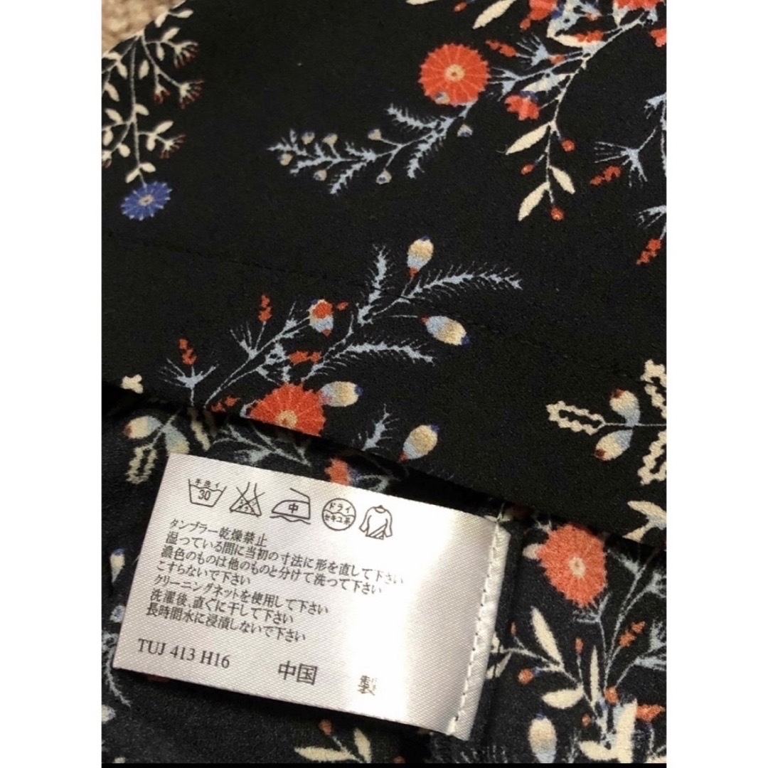 LAURA ASHLEY(ローラアシュレイ)の美品✨ローラアシュレイ   チュニック　花柄　黒　7号　送料無料 レディースのトップス(チュニック)の商品写真