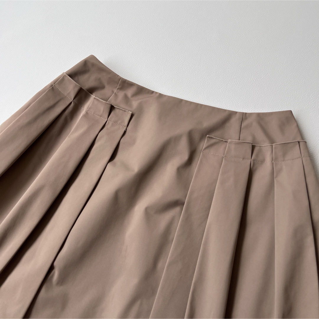FOXEY NEW YORK(フォクシーニューヨーク)の美品　FOXEY NEWYORK フォクシー　フレアスカート　タックプリーツ レディースのスカート(ひざ丈スカート)の商品写真