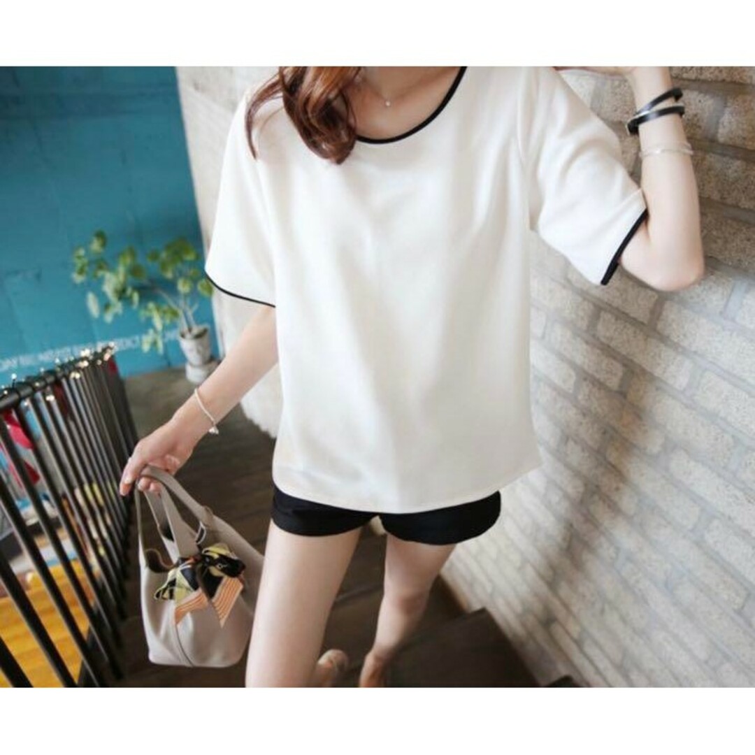 レディース　Tシャツ　半袖　白色　韓国　新品未使用 レディースのトップス(Tシャツ(半袖/袖なし))の商品写真