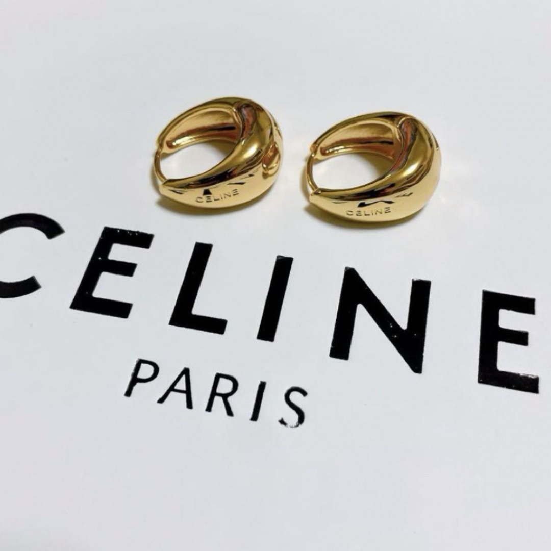 【24時間以内発送】セリーヌ CELINE ゴールド フープピアス  刻印入り レディースのアクセサリー(ピアス)の商品写真