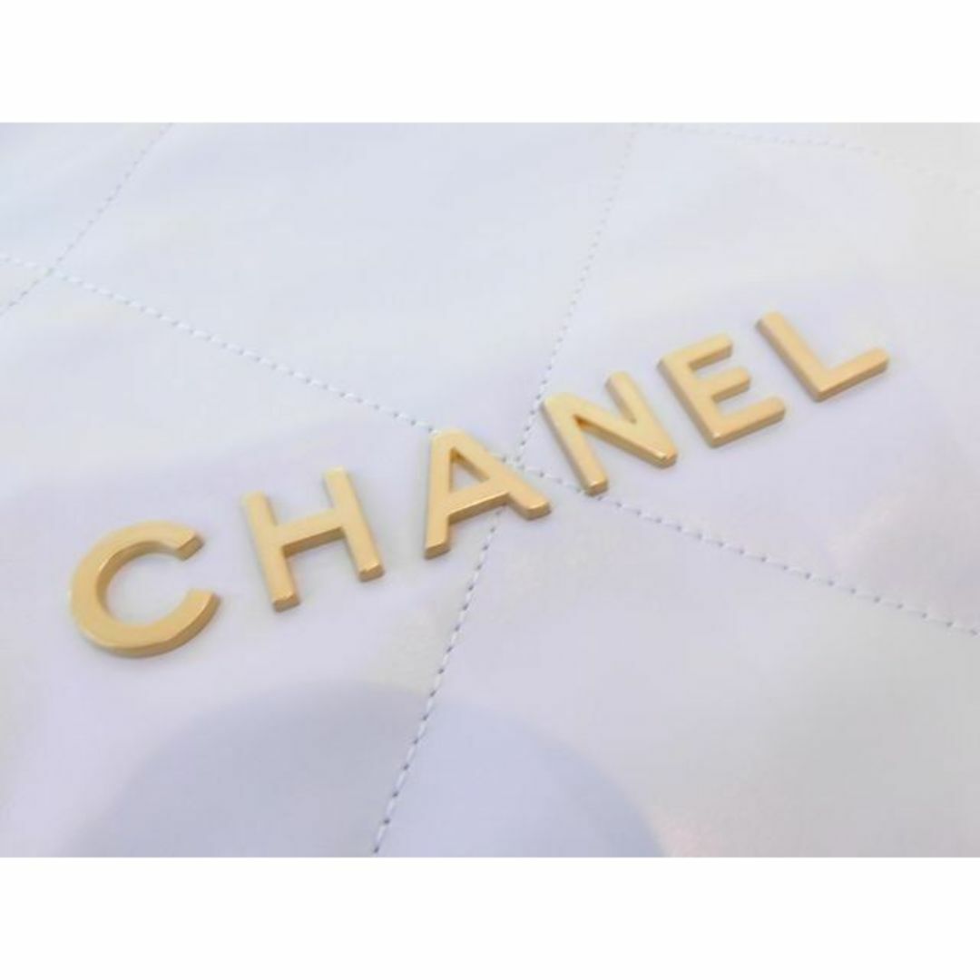 CHANEL(シャネル)の美品 シャネル ■ シャネル22 スモールトートバッグ AS3260 カーフ レディース ショルダーバッグ 薄めブルー系 □ CHANEL 6D ニマニ100 レディースのバッグ(ショルダーバッグ)の商品写真