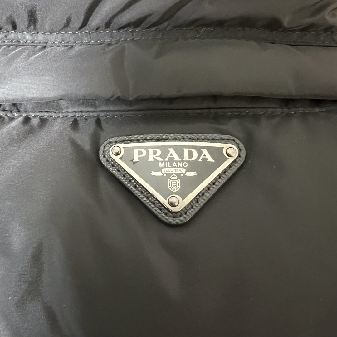 PRADA(プラダ)のPRADA ダウン　メンズ メンズのジャケット/アウター(ダウンジャケット)の商品写真
