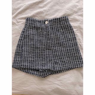 ザラ(ZARA)のZARA ザラ　ハイライズ　バミューダ　パンツ　ショートパンツ　新品(ショートパンツ)