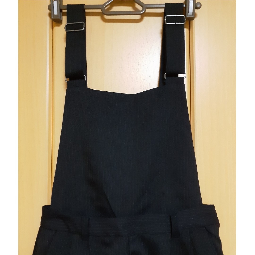 GU(ジーユー)のオールインワン　サロペット オーバーオール　パンツ　黒　2ウェイ　ジーユー レディースのパンツ(オールインワン)の商品写真