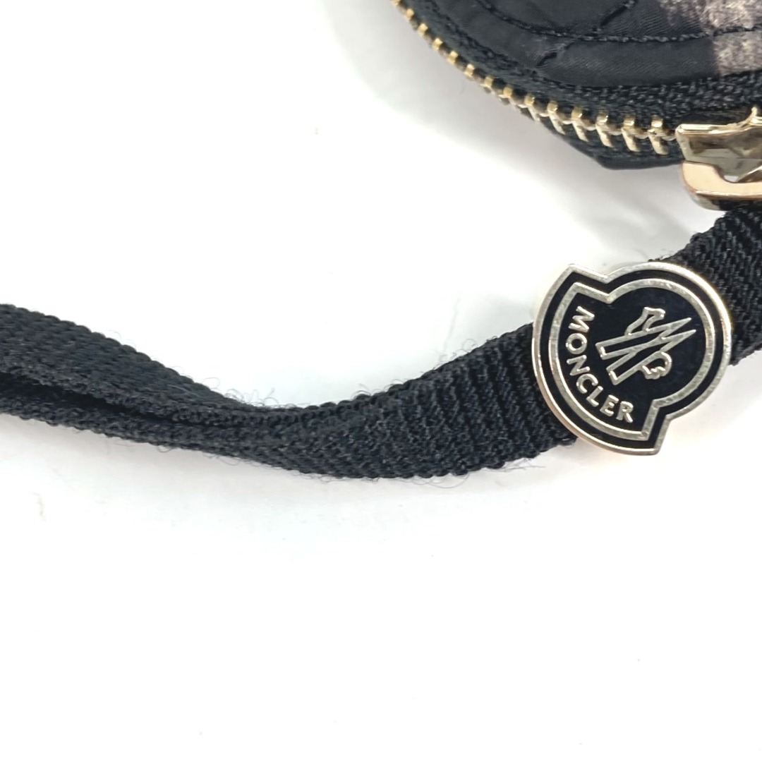 MONCLER(モンクレール)のモンクレール MONCLER キルティング レオパード 豹 ヒョウ メタルタグ メイクポーチ 化粧ポーチ ポーチ ナイロン ブラック レディースのファッション小物(ポーチ)の商品写真