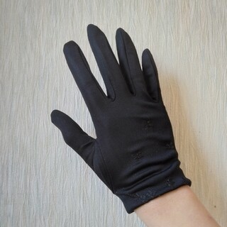 難あり レディース手袋 ブラック 黒 保湿用グローブ ゴム手袋 ビニール手袋も(手袋)