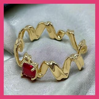 084b4赤×ゴールドリング　指輪　韓国アクセサリー　石プチプラ　ジュエリー(リング(指輪))
