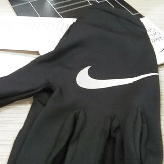 ナイキ(NIKE)の【新品】NIKE ナイキ ランニンググローブ 黒(手袋)