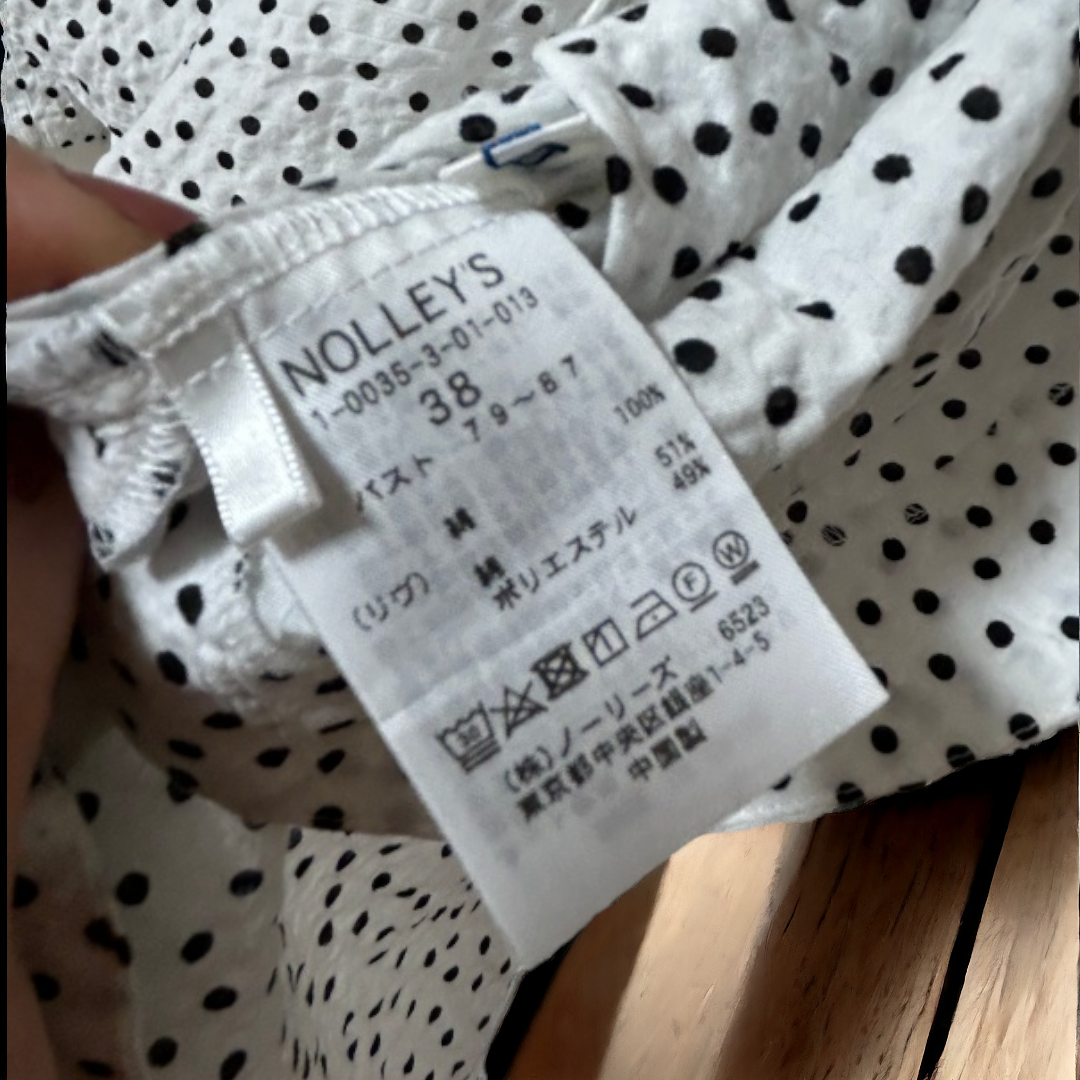 NOLLEY'S(ノーリーズ)の【美品！】NOLLEY'S バックリボン ドット柄５分袖ブラウス レディースのトップス(Tシャツ(半袖/袖なし))の商品写真