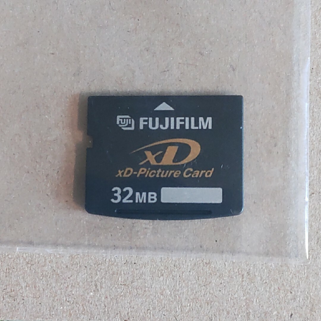 フジフィルム　XDピクチャーカード　32MB スマホ/家電/カメラのオーディオ機器(その他)の商品写真