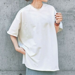 ジーラ(GeeRA)のMホワイト　GeeRA　Tシャツ 切りっぱなしデザインゆるカットソー(Tシャツ(半袖/袖なし))