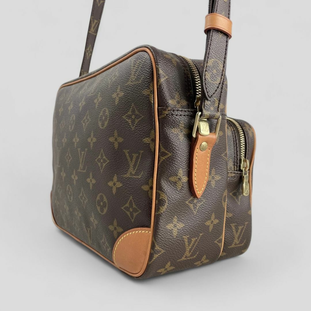 LOUIS VUITTON(ルイヴィトン)の●ルイ ヴィトン●モノグラム ナイル M45244 ショルダーバッグ 収納力抜群 メンズのバッグ(ショルダーバッグ)の商品写真