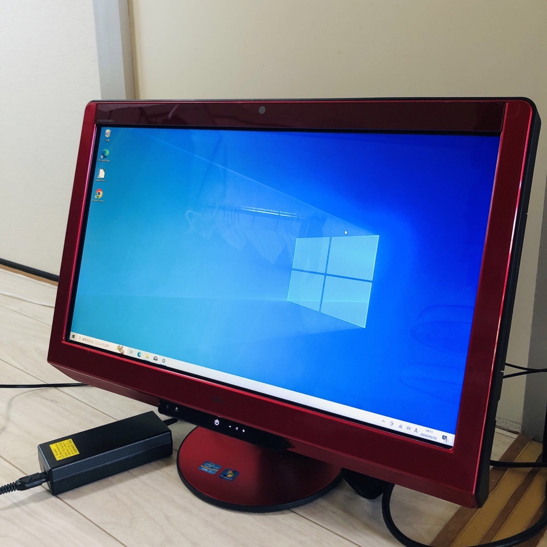 [赤]esprimo/i7,win10,M8G,HD750G スマホ/家電/カメラのPC/タブレット(デスクトップ型PC)の商品写真