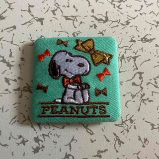 スヌーピー(SNOOPY)のスヌーピー 刺繍缶バッチ(キャラクターグッズ)