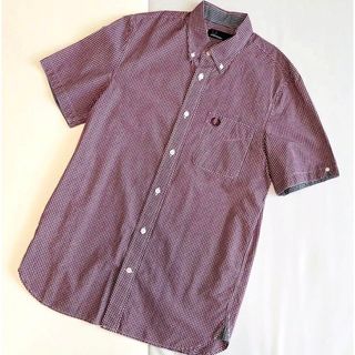 フレッドペリー(FRED PERRY)のメンズ　FREDPERRY(フレッドペリー)シャツ半袖　コットン100 美品　(シャツ)