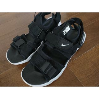 ナイキ(NIKE)の美品♡ナイキ　スポーツサンダル　27メンズ　レディース(サンダル)