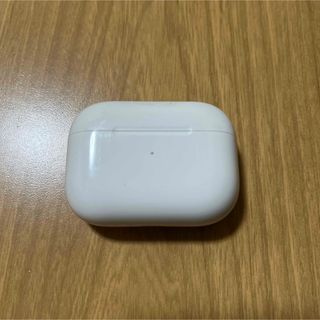 アップル(Apple)のAirPods pro(ストラップ/イヤホンジャック)