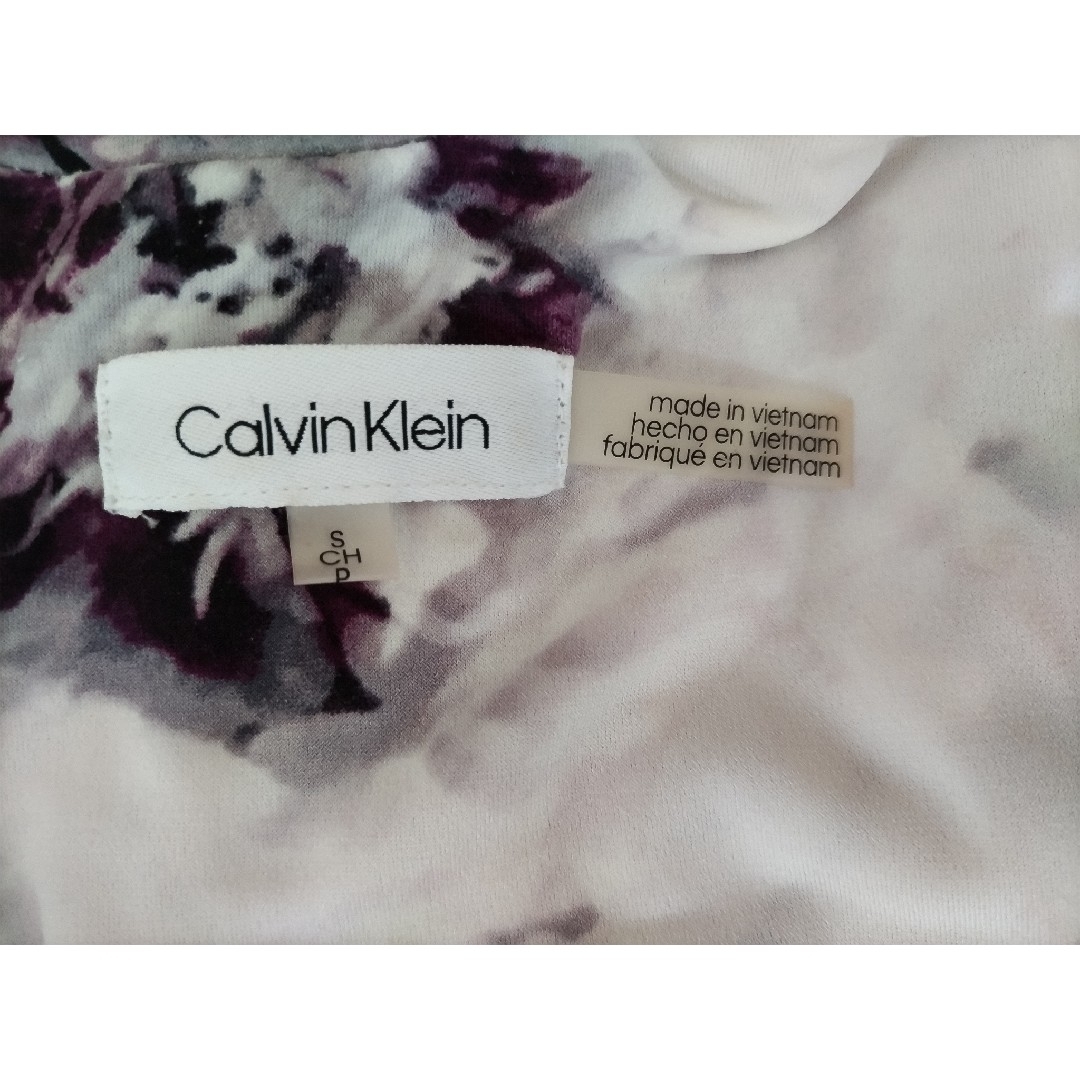 Calvin Klein(カルバンクライン)のCalvin Kleinカルバンクライン大花柄 レディース トップス レディースのトップス(カットソー(長袖/七分))の商品写真