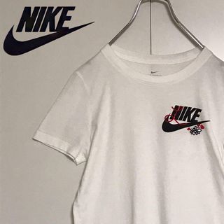 ナイキ(NIKE)の【花刺繍】ナイキ　ロゴ入りTシャツ　スリムタイプ　希少デザイン　H742(Tシャツ(半袖/袖なし))