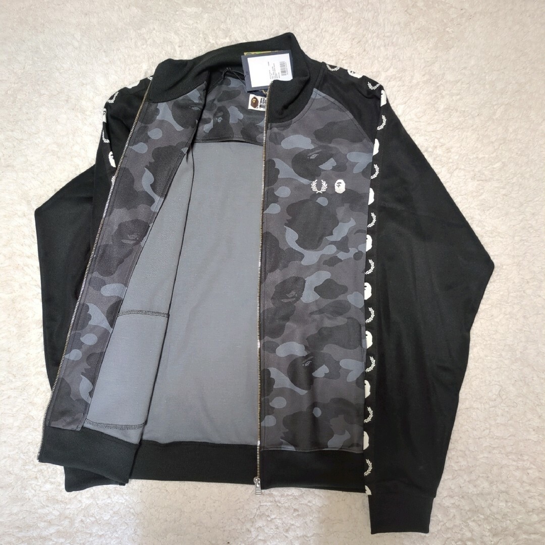 A BATHING APE - 新品 BAPE × FRED PERRY カモ トラック A BATHING APE - 新品 BAPE × FRED PERRY カモ トラック