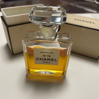 シャネル(CHANEL)のシャネル 香水 No19 パルファム(香水(女性用))