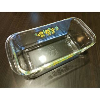 パイレックス(Pyrex)の耐熱 オールドパイレックス パウンドケーキ型 黄小花柄 岩城硝子 レトロガラス(食器)