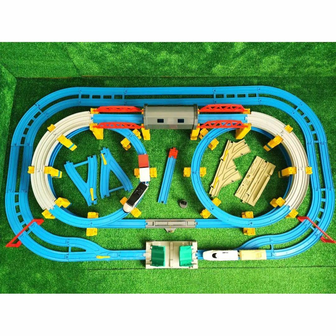 プラレール レイアウト 複線レール タワー 鉄橋 はね橋 トンネル 高架レール エンタメ/ホビーのおもちゃ/ぬいぐるみ(鉄道模型)の商品写真