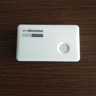 エヌティティドコモ(NTTdocomo)のdocomo ポケットチャージャー(バッテリー/充電器)