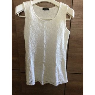 コムサイズム(COMME CA ISM)のCOMME CA ISM コムサイズム　白レースタンクトップ　Mサイズ(Tシャツ/カットソー(半袖/袖なし))