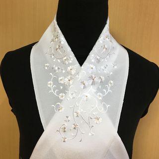 礼装用刺繍半衿　オーナメント柄と小花が可愛い　6-W(着物)