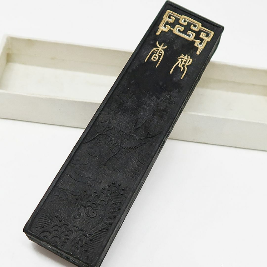 中国書画墨 古墨 徽歙曹素功堯千氏製 金殿餘香 貢煙 中国 墨 中国書画墨 古墨 徽歙曹素功堯千氏製 金殿餘香 貢煙 中国 墨