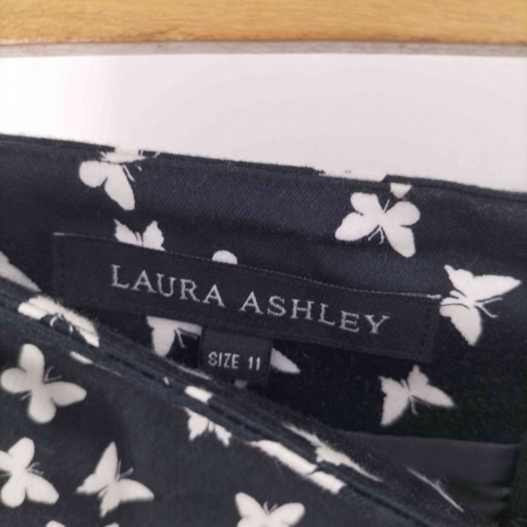 LAURA ASHLEY(ローラアシュレイ)のLAURA ASHLEY(ローラアシュレイ) 蝶柄フレアスカート レディース レディースのスカート(その他)の商品写真