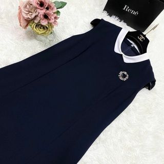 ルネ(René)の美品✨Rene 白襟 Aライン ワンピース ひざ丈 プリーツ ネイビー 38L(ひざ丈ワンピース)