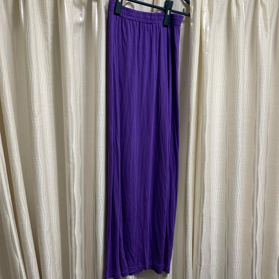 ロングスカート 薄め パープル 紫 ノーブランド レディースのスカート(ロングスカート)の商品写真